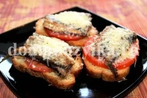 Салат з сухариками, квасолею і помідорами-рецепт з фото (сухарики з сиром) Салат з сухариками, квасолею і помідорами-рецепт з фото