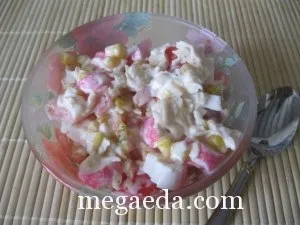 Салат з крабовими паличками, сиром і кукурудзою (салат) Салат з крабовими паличками, сиром і кукурудзою