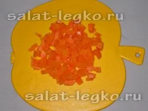 Салат з горошком, яйцями і ковбасою (рецепт) Салат з горошком, яйцями і ковбасою