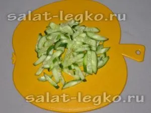 Салат з горошком, яйцями і ковбасою (ковбасою) Салат з горошком, яйцями і ковбасою