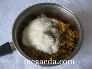 Салат з крабовими паличками, сиром і кукурудзою (салат) Салат з крабовими паличками, сиром і кукурудзою