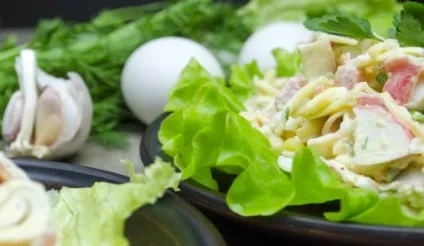 Салат з крабовими паличками рецепт з покроковими фото (крабовий салат) Салат з крабовими паличками рецепт з покроковими фото
