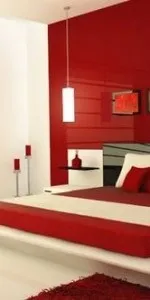 Спальня в червоних тонах