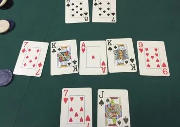 Спліт в покері - що це таке, приклади спліта в роздачах (спліта) Спліт в покері - що це таке, приклади спліта в роздачах