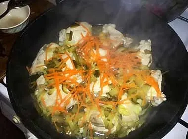Що приготувати з курки швидко і смачно! Тушкована курка з маринованими огірками (смачно) Що приготувати з курки швидко і смачно! Тушкована курка з маринованими огірками