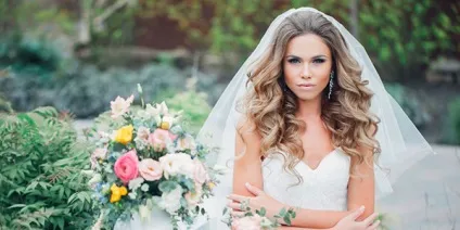Весільна зачіска з фатою для нареченої ідеї, тренди (весільна) Весільна зачіска з фатою для нареченої ідеї, тренди