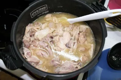 Консерви з курки в мультиварці
