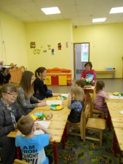 Зміцнення взаємозв'язку батьків з дітьми за допомогою спільної творчості в доу (ранній розвиток) Зміцнення взаємозв'язку батьків з дітьми за допомогою спільної творчості в доу