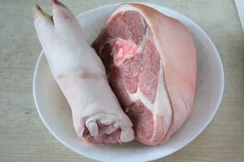 Смачний свинячий холодець - рецепт з покроковими фото (субпродукти) Смачний свинячий холодець - рецепт з покроковими фото