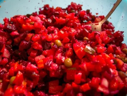 Вінегрет з солоними огірками, різні люди (солоними) Вінегрет з солоними огірками, різні люди