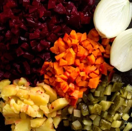 Вінегрет з солоними огірками, різні люди (вінегрет солоними огірками) Вінегрет з солоними огірками, різні люди