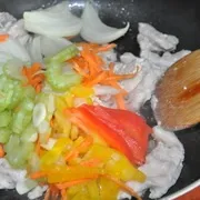 Хрусткі конвертики з лаваша з куркою і овочами рецепт з фотографіями (куркою) Хрусткі конвертики з лаваша з куркою і овочами рецепт з фотографіями