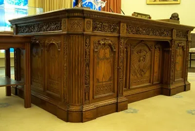 Ходіння по кабінетах - де працює американський президент офісні меблі і все навколо неї (Овальний кабінет якості) Ходіння по кабінетах - де працює американський президент офісні меблі і все навколо неї
