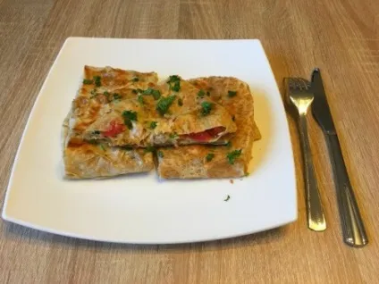 Хрусткі конвертики з лаваша з куркою, ложка-ополоники рецепти і страви