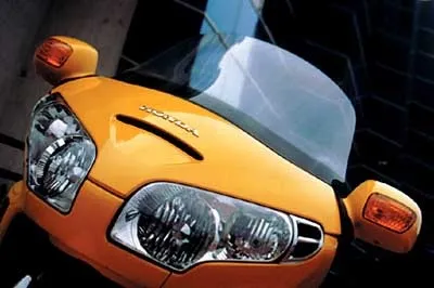 Золоті крила дороги honda goldwing (mitsubishi montero sport) Золоті крила дороги honda goldwing