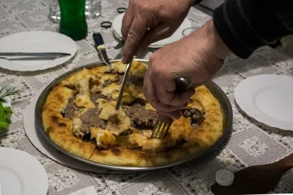 8 Частин осетинського пирога, food rider (осетинського) 8 Частин осетинського пирога, food rider