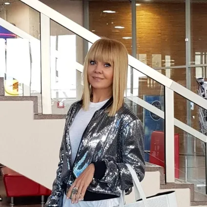 49-Літня співачка валерія постригла волосся і помолодшала (співачка) 49-Літня співачка валерія постригла волосся і помолодшала