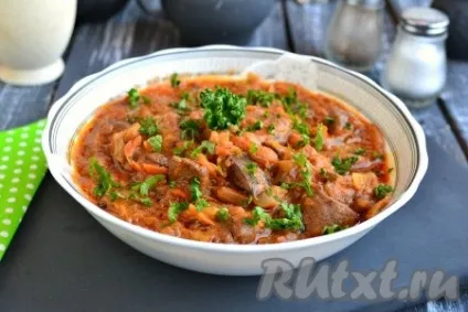 Азу з печінки з солоними огірками - рецепт з фото