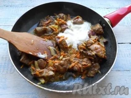 Азу з печінки з солоними огірками - рецепт з фото