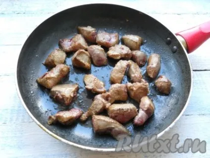 Азу з печінки з солоними огірками - рецепт з фото