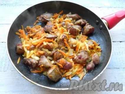 Азу з печінки з солоними огірками - рецепт з фото
