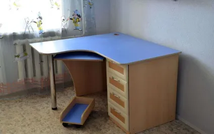 Як вибрати письмовий стіл для школяра - фото столів в інтер'єрі (письмовий) Як вибрати письмовий стіл для школяра - фото столів в інтер'єрі