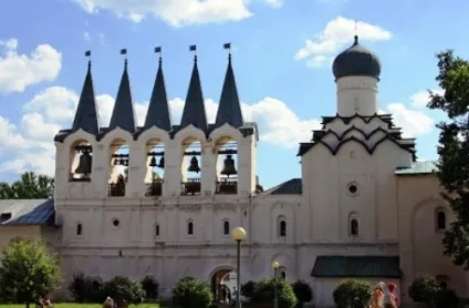 Як в архітектурі називалася арка або отвір для приміщення дзвони (архітектура) Як в архітектурі називалася арка або отвір для приміщення дзвони