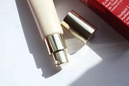 Бази під макіяж від clarins eclat minute 01 rose, 02 champagne, 03 peach - відгук, Свотч, elia chaba (clarins) Бази під макіяж від clarins eclat minute 01 rose, 02 champagne, 03 peach - відгук, Свотч, elia chaba