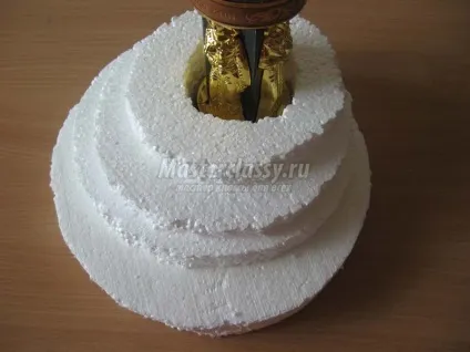 Букет для чоловіка з цукерок і пляшки коньяку (цукерок) Букет для чоловіка з цукерок і пляшки коньяку