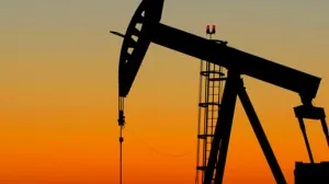 Видобуток нафти фото