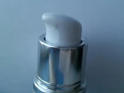 Для шкіри навколо очей - uriage isofill wrinkle focus correction eye contour care і mary kay timewise