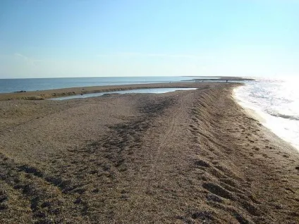 Должанська коса, азовське море пляжі, бази відпочинку (Довжанська) Должанська коса, азовське море пляжі, бази відпочинку