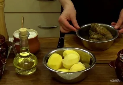 Картопля і м'ясо в горщиках - покроковий рецепт з фото на