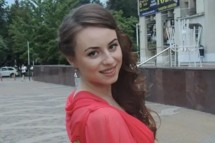 Гіпюр і «плаття-торт»