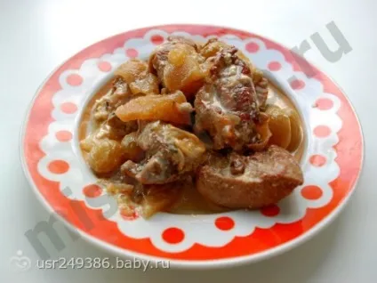 Гусь тушкований шматочками