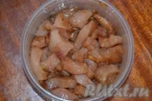 Кабачки, тушковані з куркою - готуємо покроково з фото