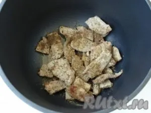 Кабачки, тушковані з куркою - готуємо покроково з фото