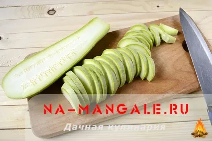 Кабачки в клярі смажені на сковороді або в духовці рецепти з фото (духовці) Кабачки в клярі смажені на сковороді або в духовці рецепти з фото