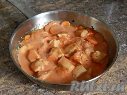 Кабачки, тушковані з куркою - рецепт з фото
