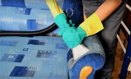 Як очистити диван від плям в домашніх умовах (домашніх) Як очистити диван від плям в домашніх умовах