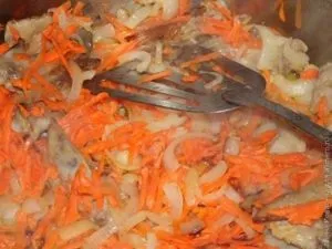Картопля тушкована з чорносливом (картопля тушкована з сухофруктами) Картопля тушкована з чорносливом