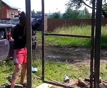 Як зробити хвіртку в паркані з профнастилу і дерева своїми руками (хвіртку) Як зробити хвіртку в паркані з профнастилу і дерева своїми руками