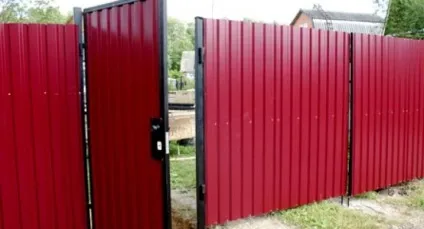 Як зробити хвіртку в паркані з профнастилу і дерева своїми руками (хвіртка паркан) Як зробити хвіртку в паркані з профнастилу і дерева своїми руками