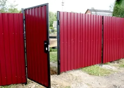 Як зробити хвіртку в паркані з профнастилу і дерева своїми руками (хвіртка паркан) Як зробити хвіртку в паркані з профнастилу і дерева своїми руками