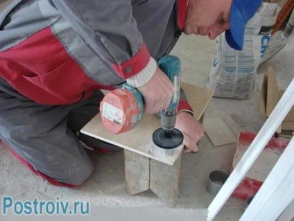 Як зробити отвір в кахельній плитці своїми руками