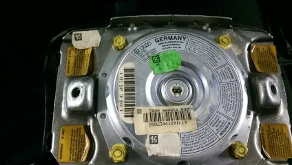 Як зняти кермо з подушкою безпеки на Ауді А6 (кермо) Як зняти кермо з подушкою безпеки на Ауді А6