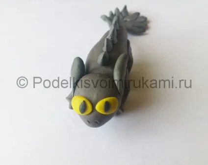 Як зліпити нічну фурію з пластиліну