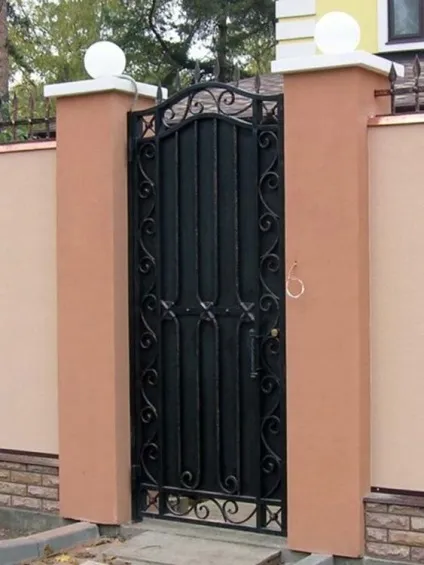 Хвіртка для забору види, матеріали, установка стійок (фото)