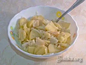 Картопляний салат з цибулею - покроковий рецепт з фото