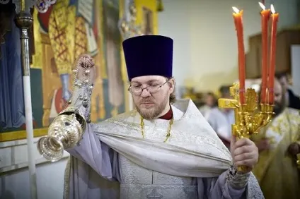 Коли хреститися, коли кланятися ... - Воскресенський храм (старий) (храм) Коли хреститися, коли кланятися ... - Воскресенський храм (старий)